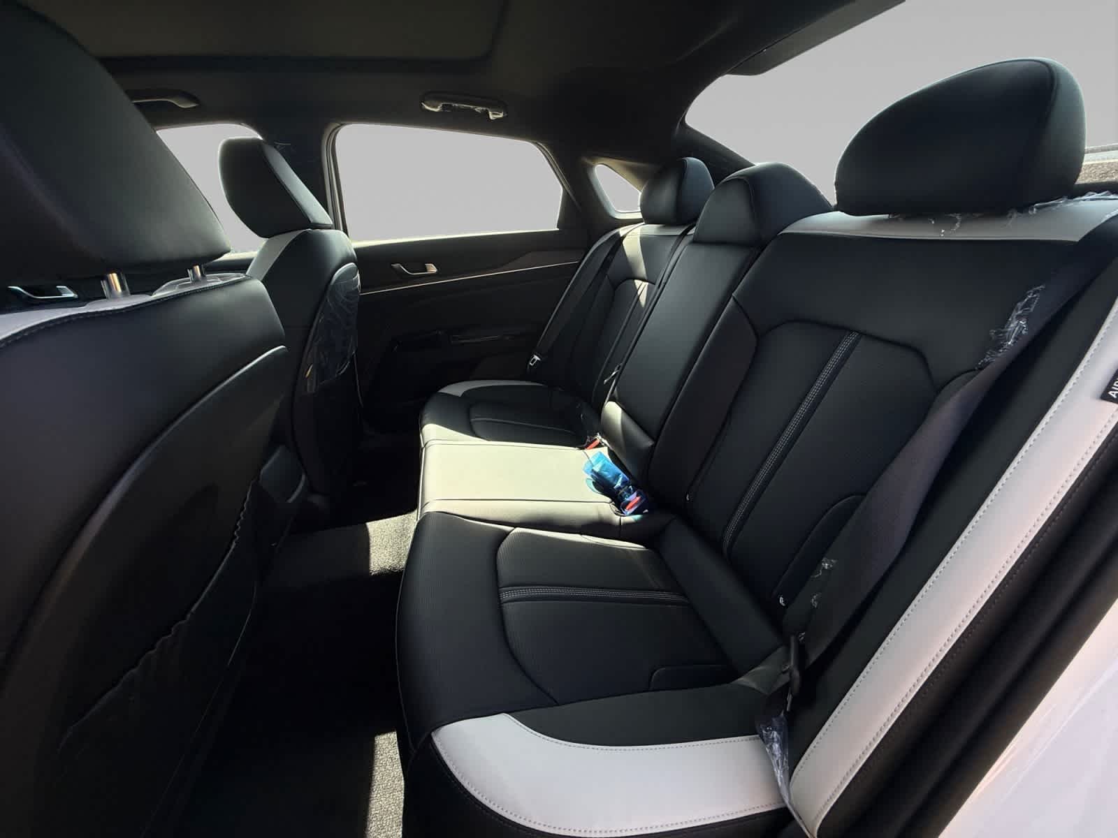 New 2026 Snow White Pearl Kia GT-Line image 22