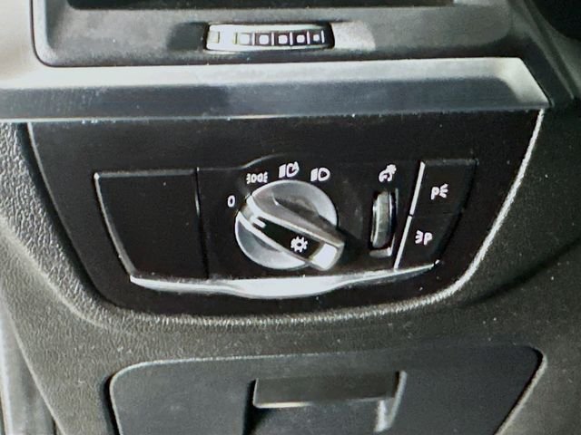 Used 2023 Gray BMW xDrive30i image 12
