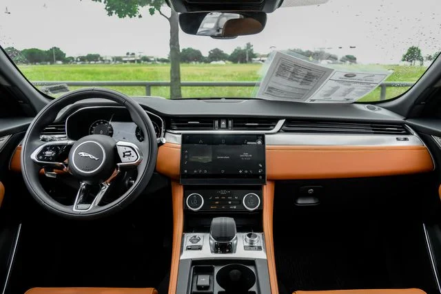 2026 Jaguar F-Pace R-Dynamic S - Photo 17