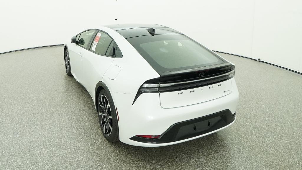 New 2026 Wind Chill Pearl Toyota XSE image 5