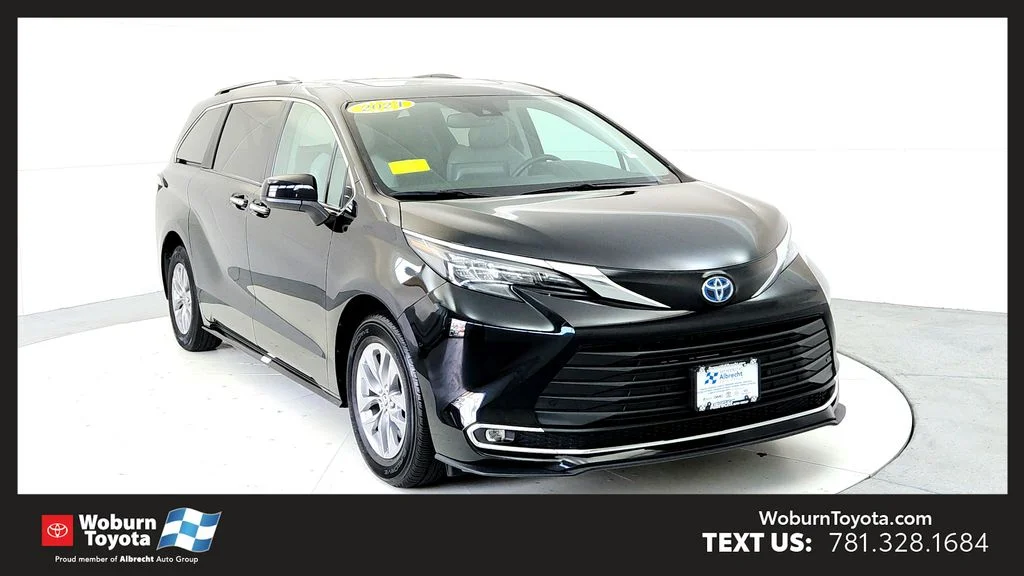 2024 Toyota Sienna XLE 8-Passenger Hybrid FWD's photo