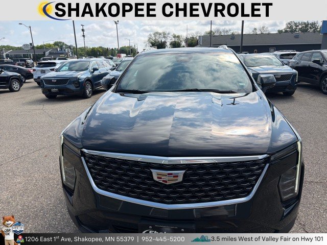 2024 Cadillac XT4 Premium Luxury - Photo 2