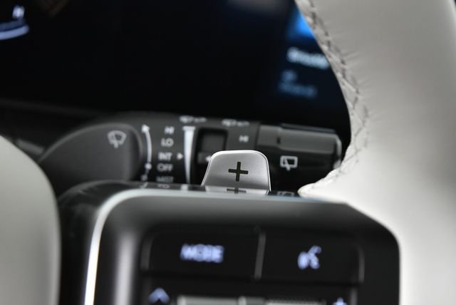 New 2027 White Hyundai SE AWD image 20