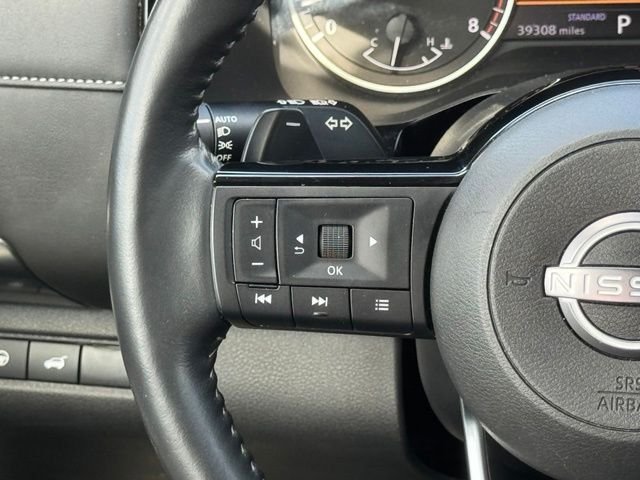 Used 2025 Everest White Pearl Tricoat Nissan SL image 24