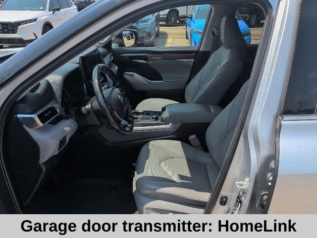 Used 2020 Silver Toyota Platinum image 12