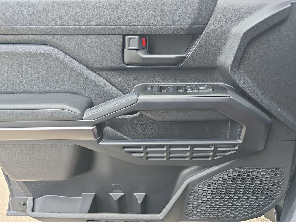 Certified Used 2025  Toyota SR5 image 18