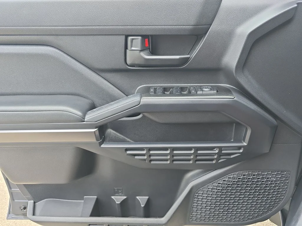 Certified Used 2025  Toyota SR5 image 18