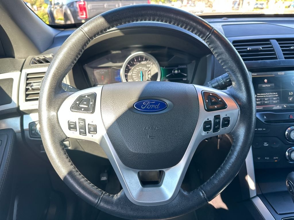 Used 2015 Silver Ford XLT image 19