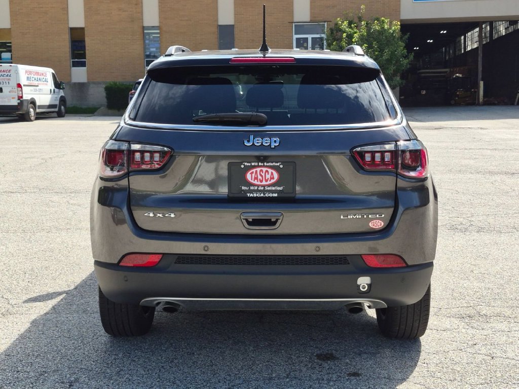 Used 2023 Gray Jeep Limited image 4