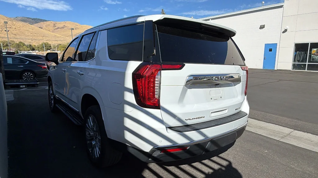 Used 2022 Summit White GMC SLT image 3