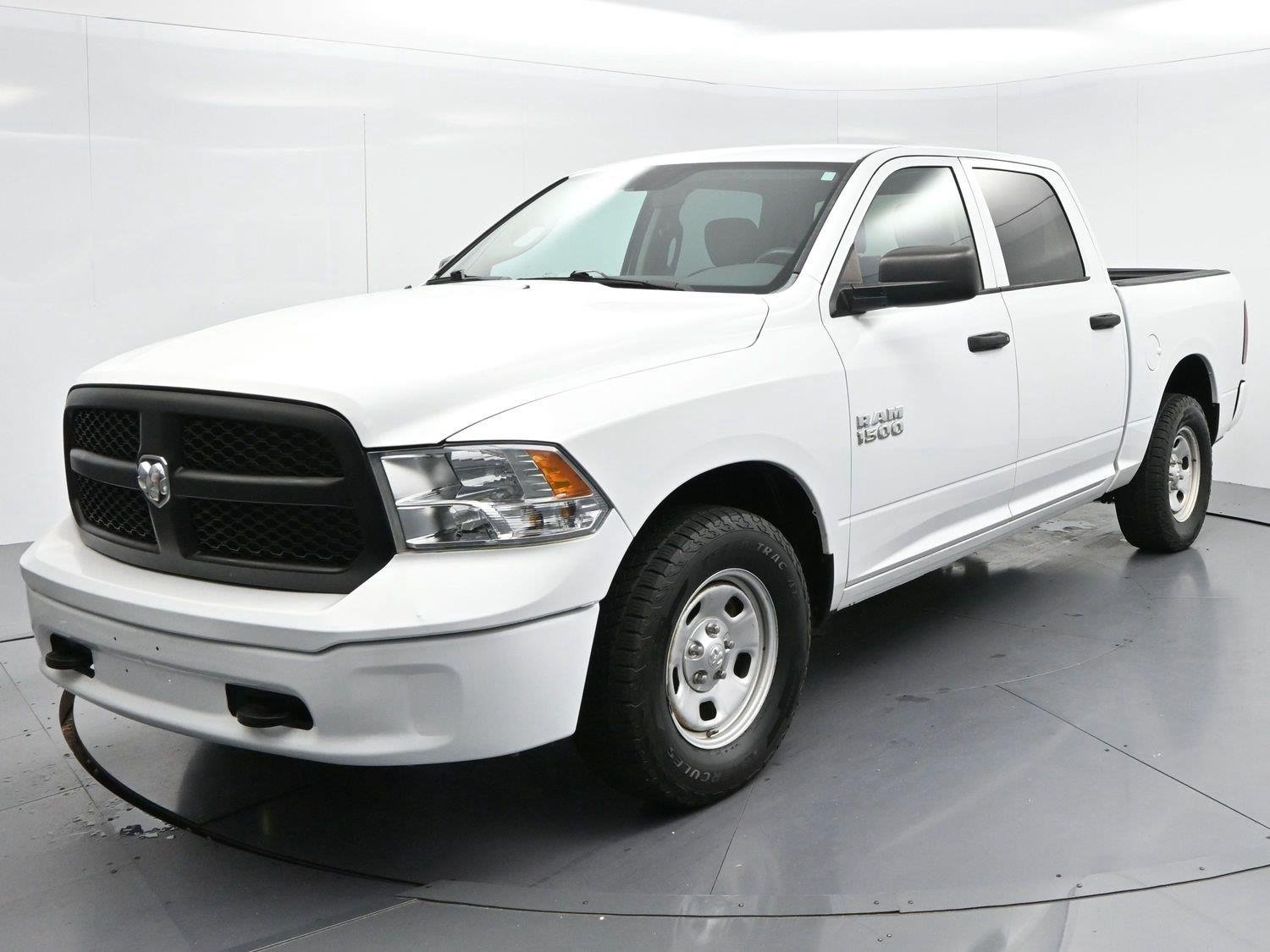 Used 2015 Bright White Clearcoat Ram Tradesman image 3