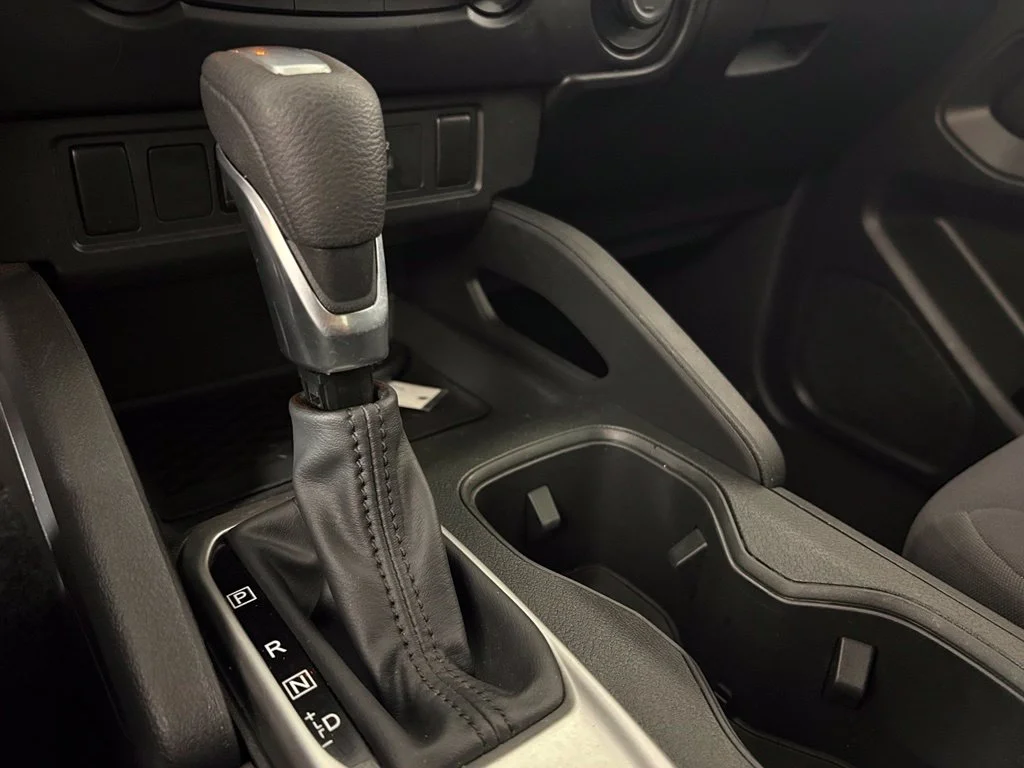 Used 2022 Gray Nissan S image 33