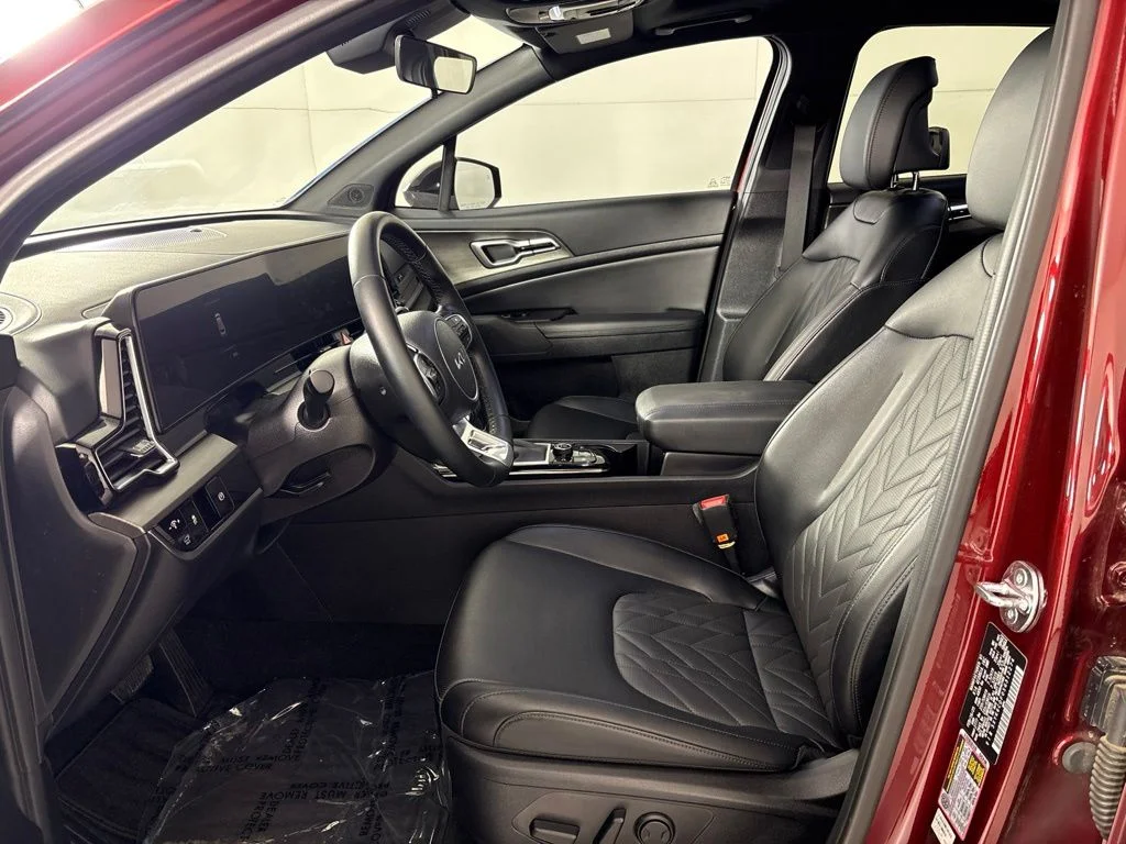 Used 2025 Red Kia X-Line image 27