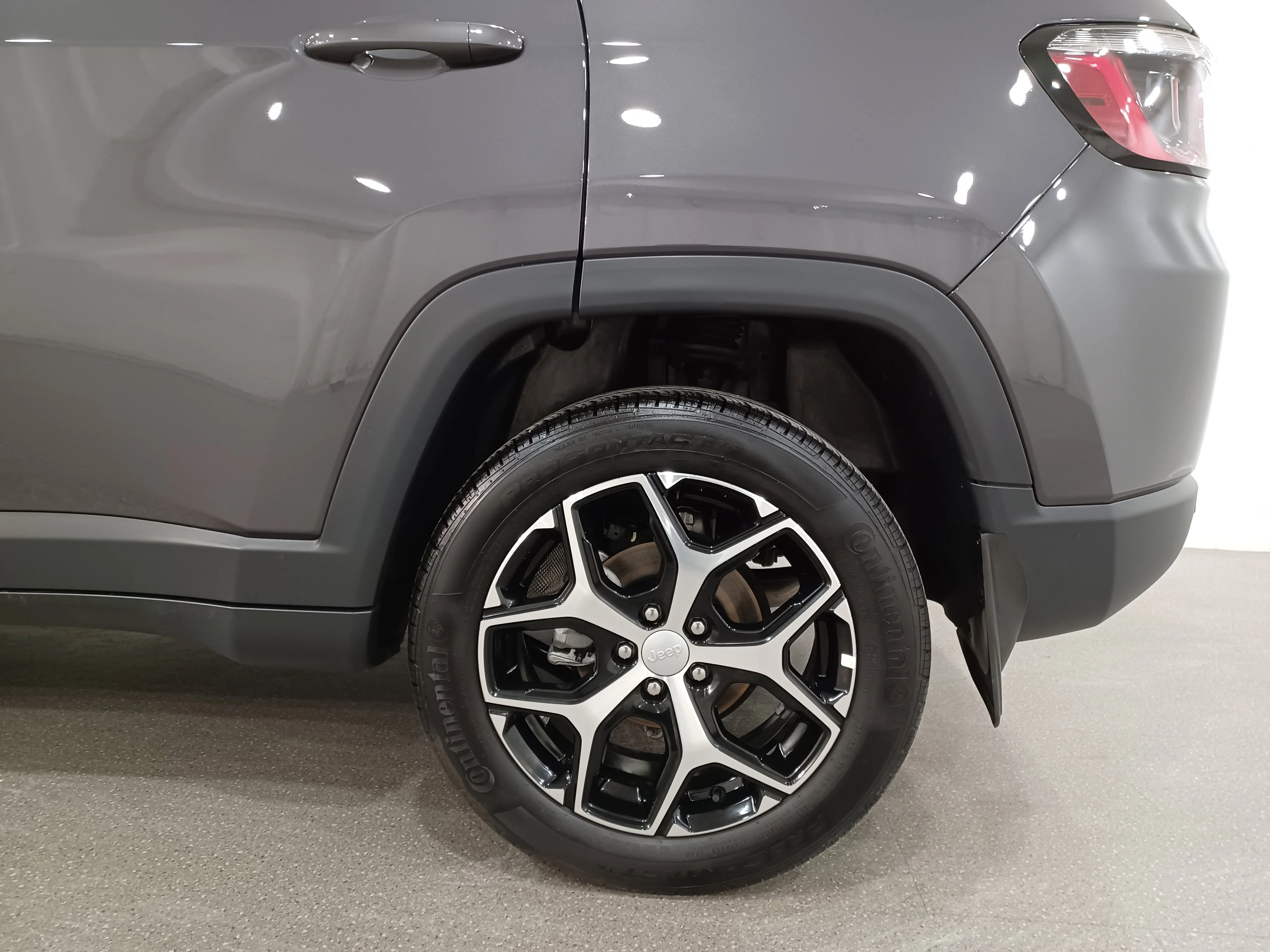 Certified Used 2024 Baltic Grey Metallic Jeep Limited 4x4*Remote Start | Htd Leather | Sunroof | Htd Wheel | Blind Spot Detection | Lane Keeping image 20