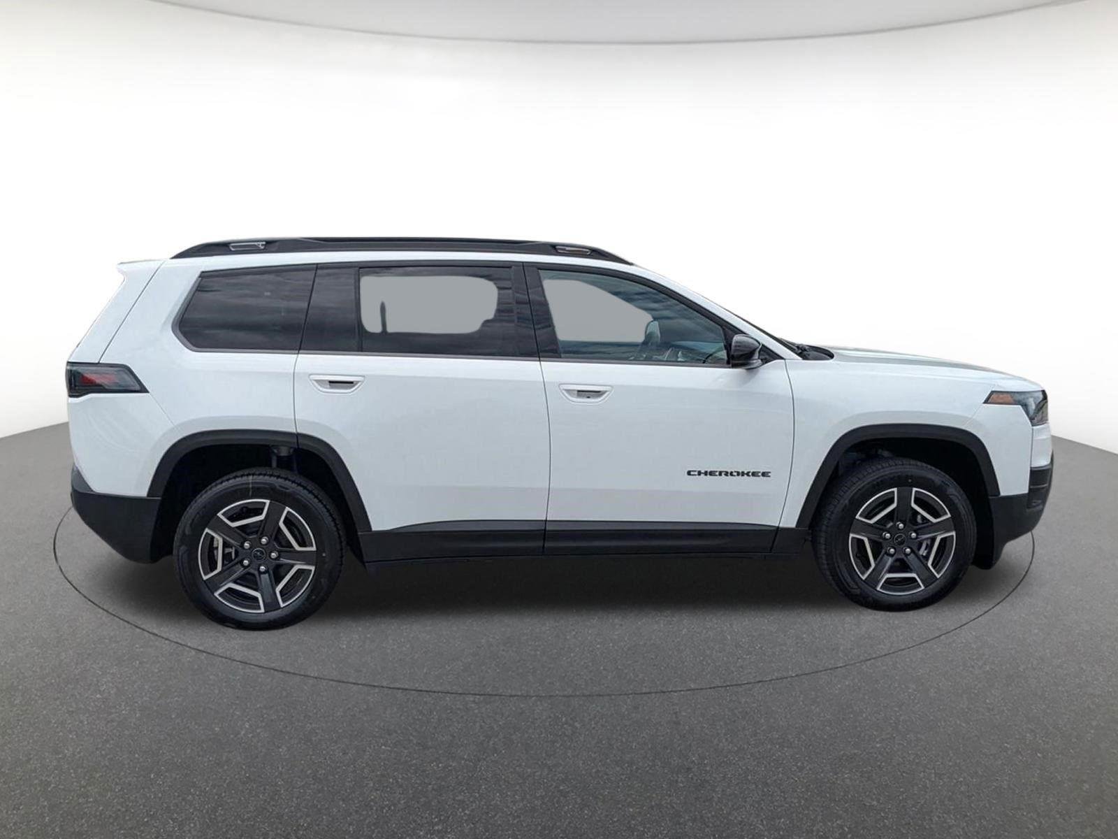 New 2026 Bright White Clear-Coat Exterior Paint Jeep Limited image 3