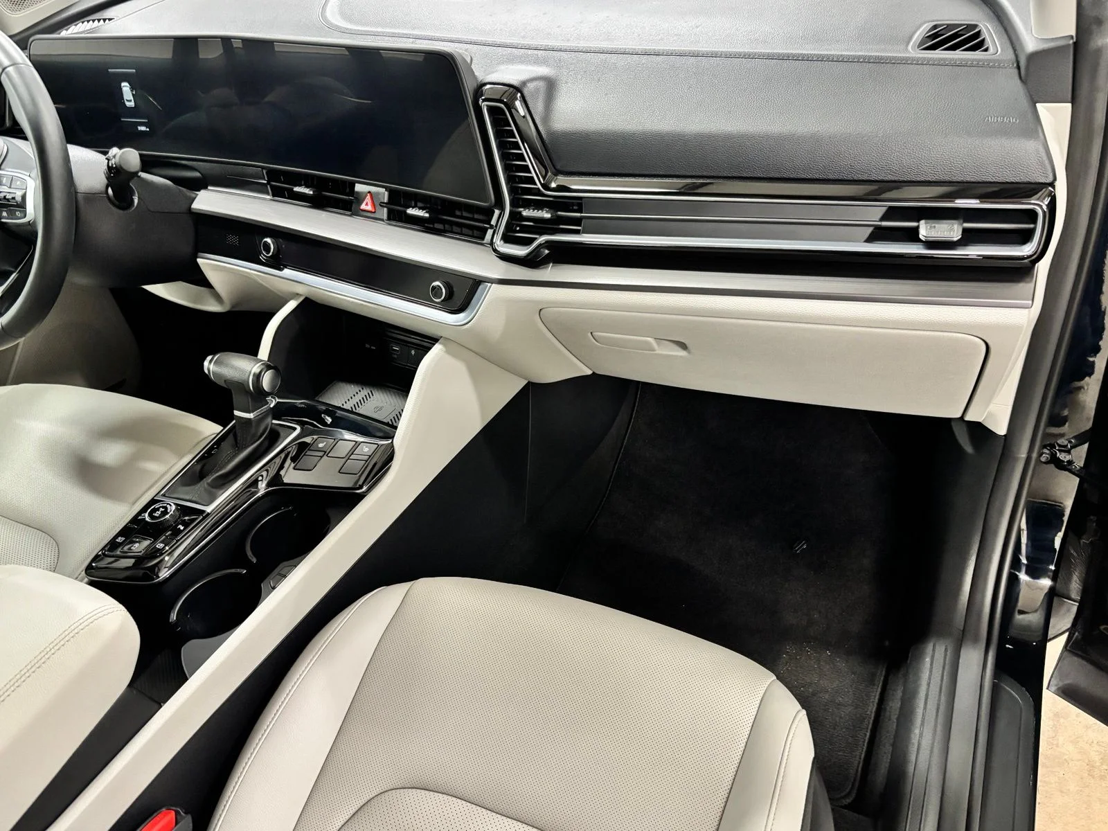 Used 2024 Black Kia EX image 21