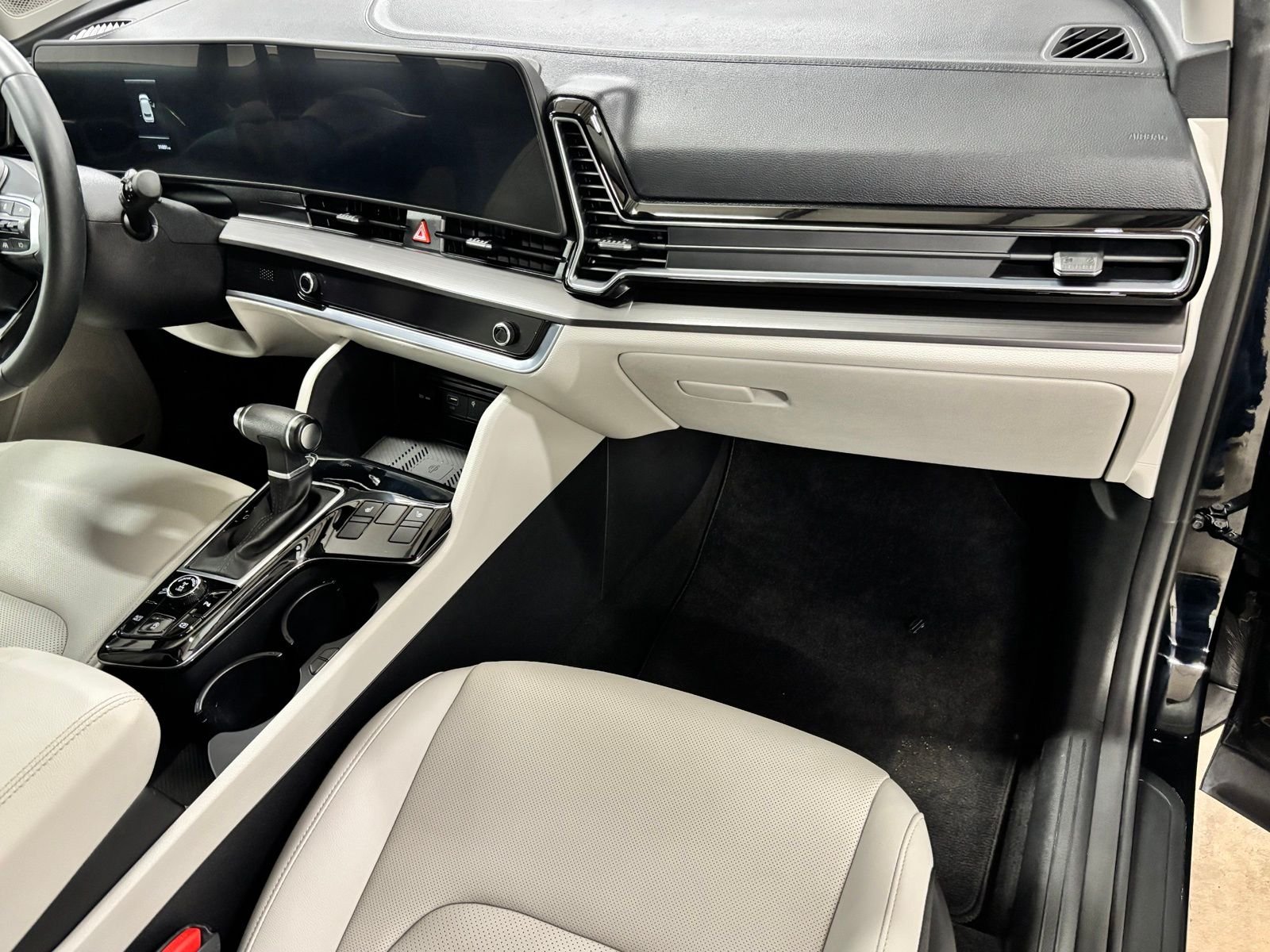 Used 2024 Black Kia EX image 21