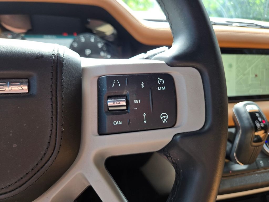 Used 2024 Tasman Blue Metallic Land Rover X-Dynamic SE image 31