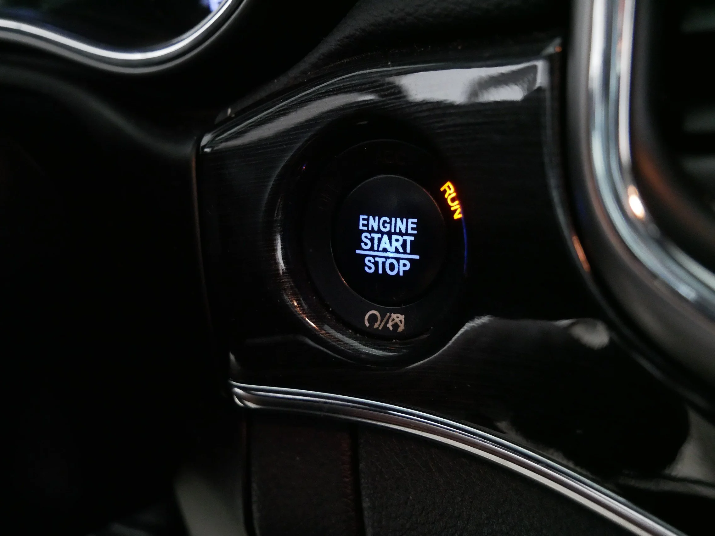 Used 2018 Granite Crystal Metallic Clearcoat Jeep Trailhawk image 32