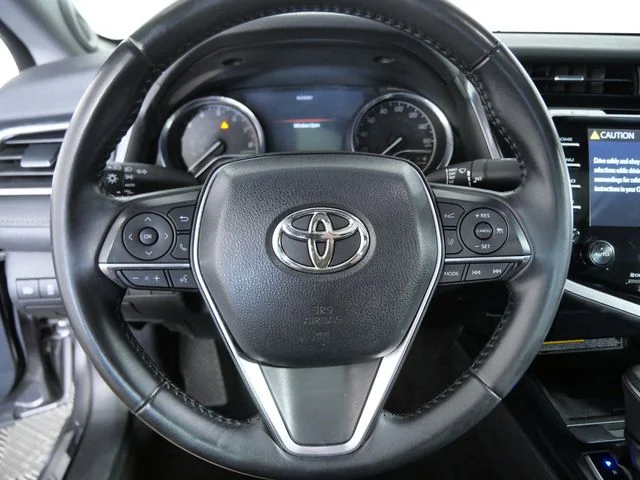 Used 2018 Gray Toyota XLE image 21