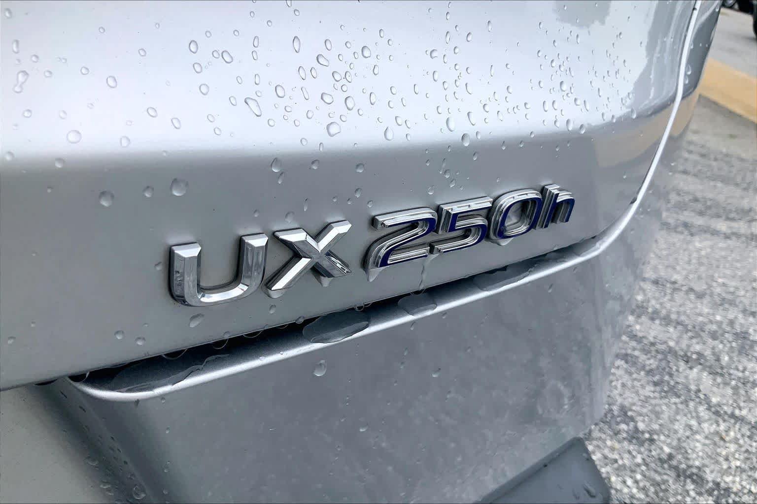 Used 2020 Silver Lining Metallic Lexus  image 10