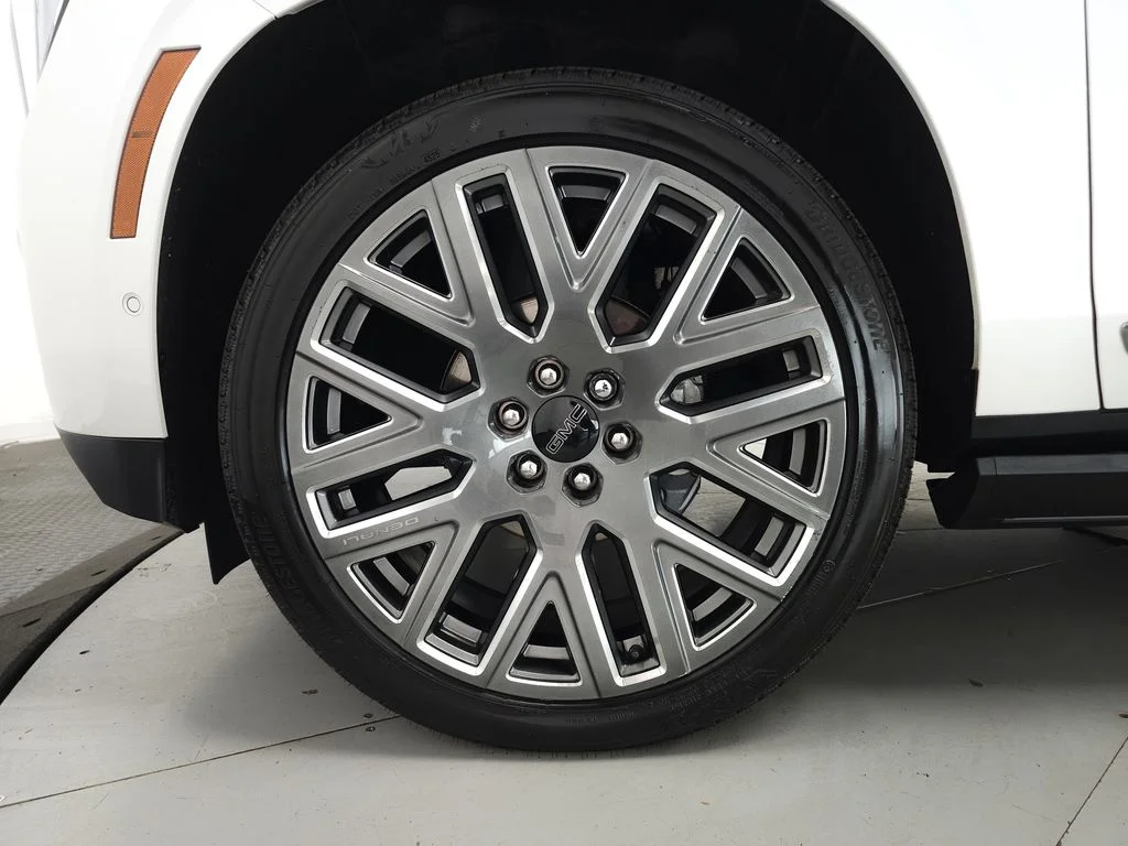 Used 2025 White Frost GMC Denali Ultimate image 35