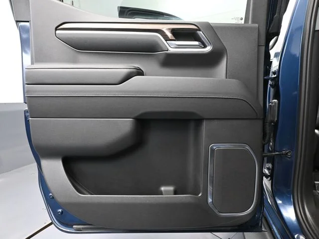 Used 2023 Blue Chevrolet RST image 42