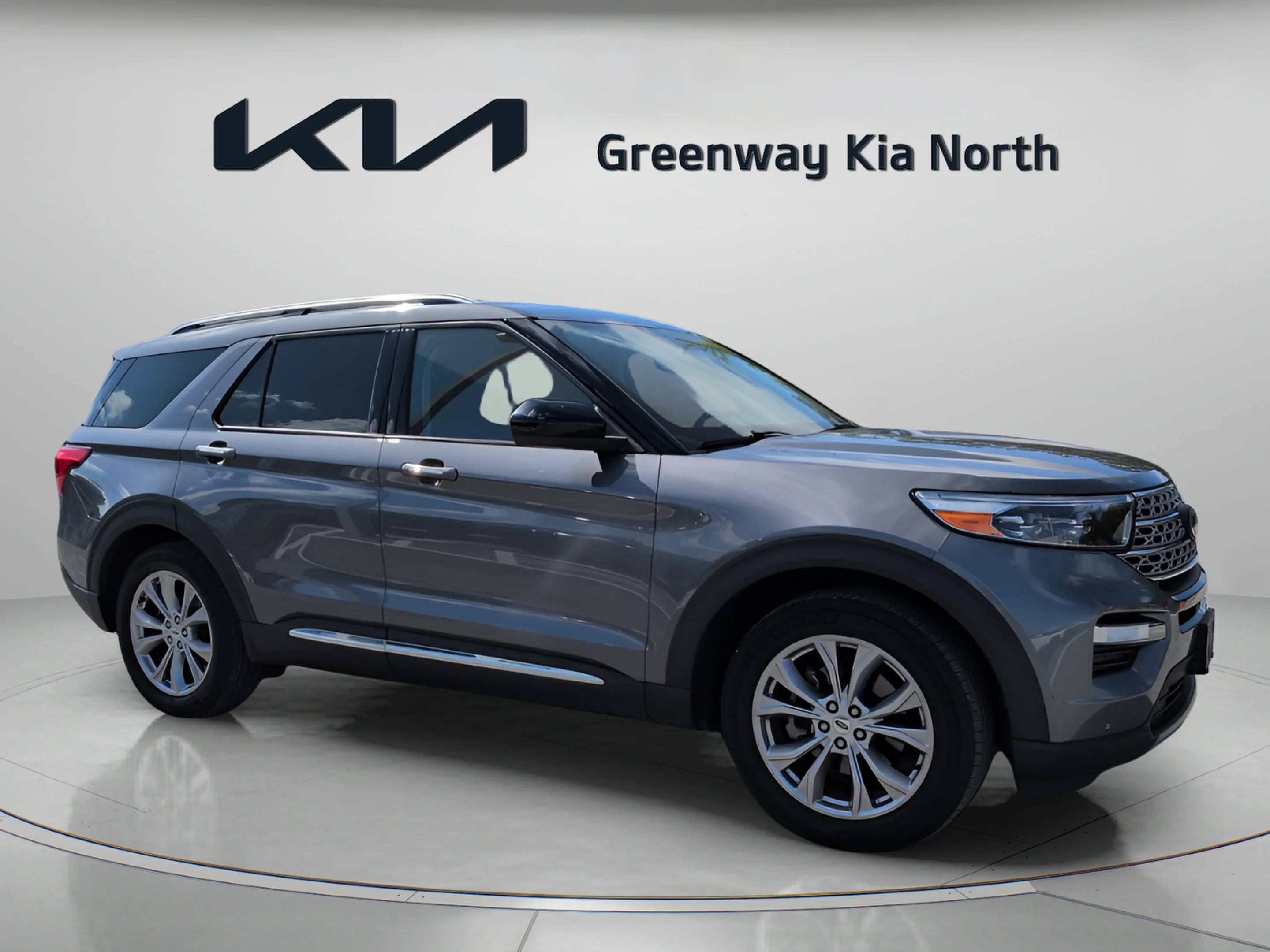 Used 2024 Gray Metallic Ford Limited image 2