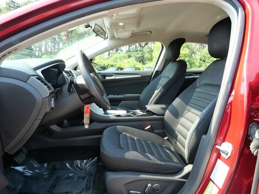 Used 2015 Red Ford SE image 15