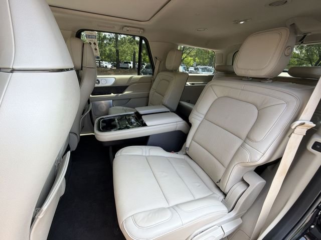 Used 2019 Black Lincoln Reserve image 23