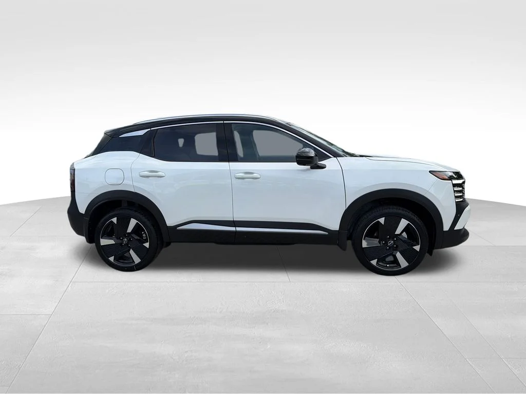 New 2026 White Nissan SR image 9