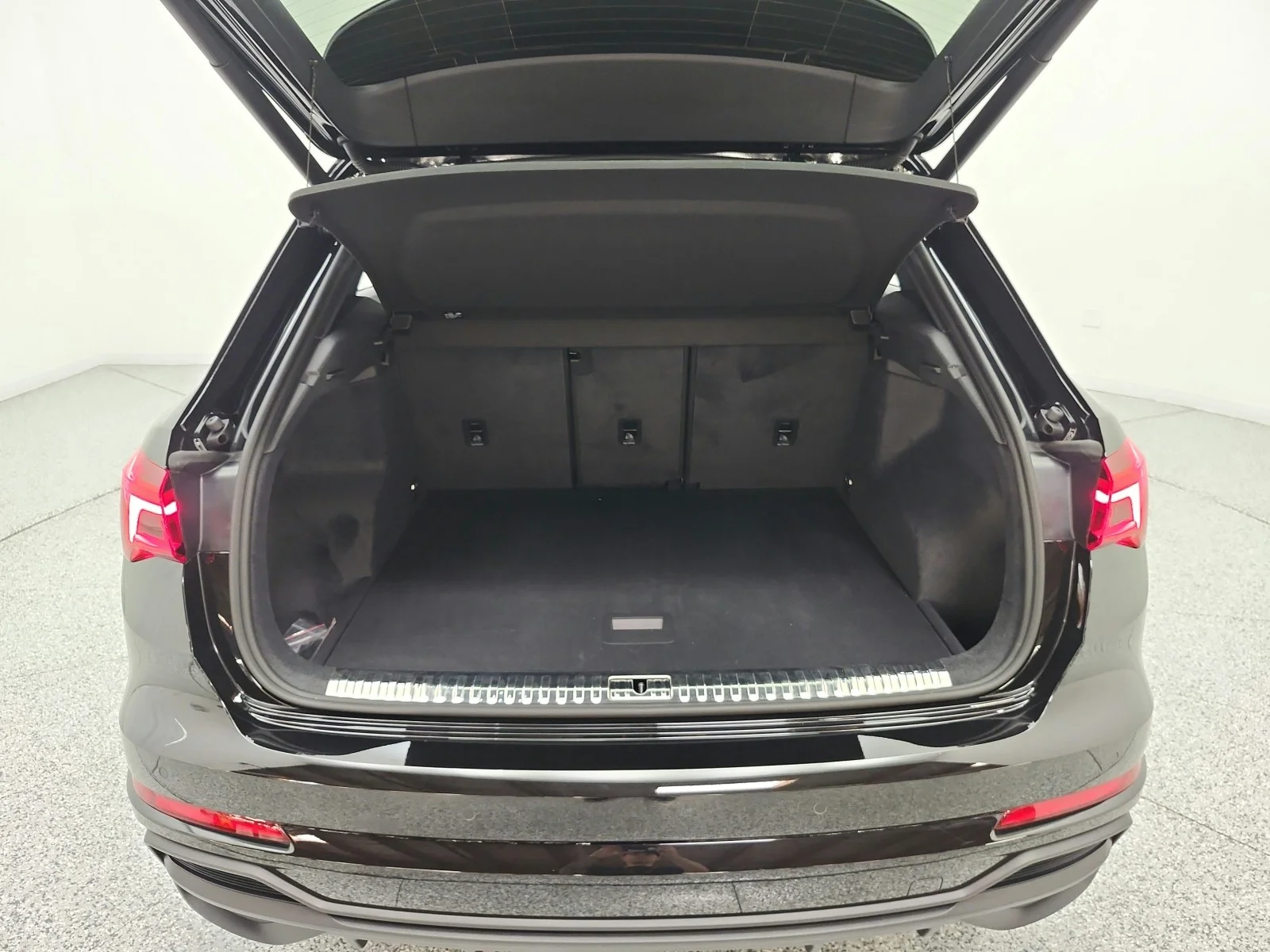 Used 2024 Mythos Black Metallic Audi S line Premium image 19