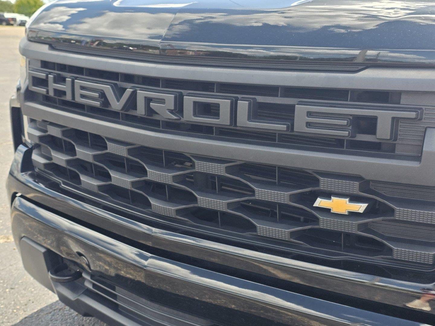 Used 2023 Black Chevrolet Custom image 31