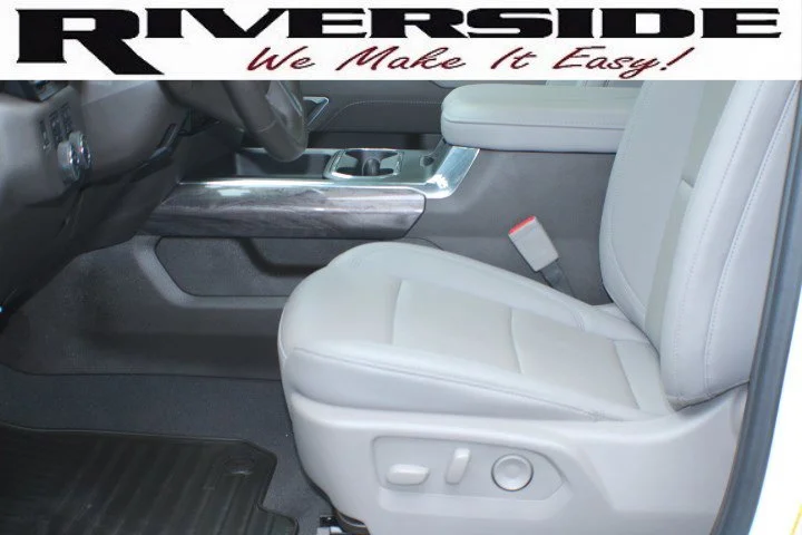 Used 2025 Summit White Chevrolet LTZ image 15