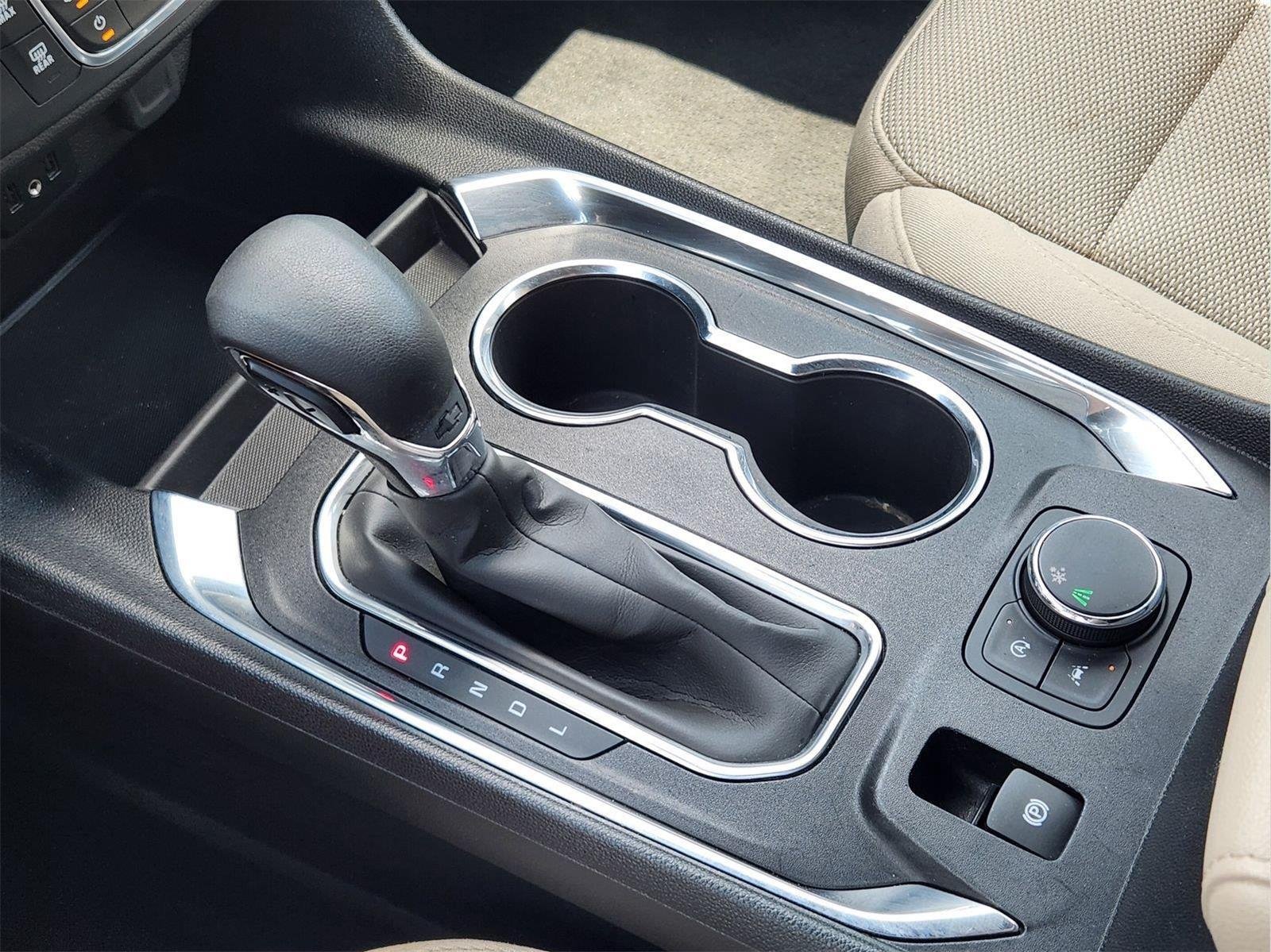 Used 2024 Summit White Chevrolet LS image 19