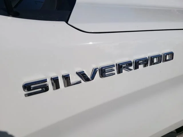 New 2026 Summit White Chevrolet LT image 32