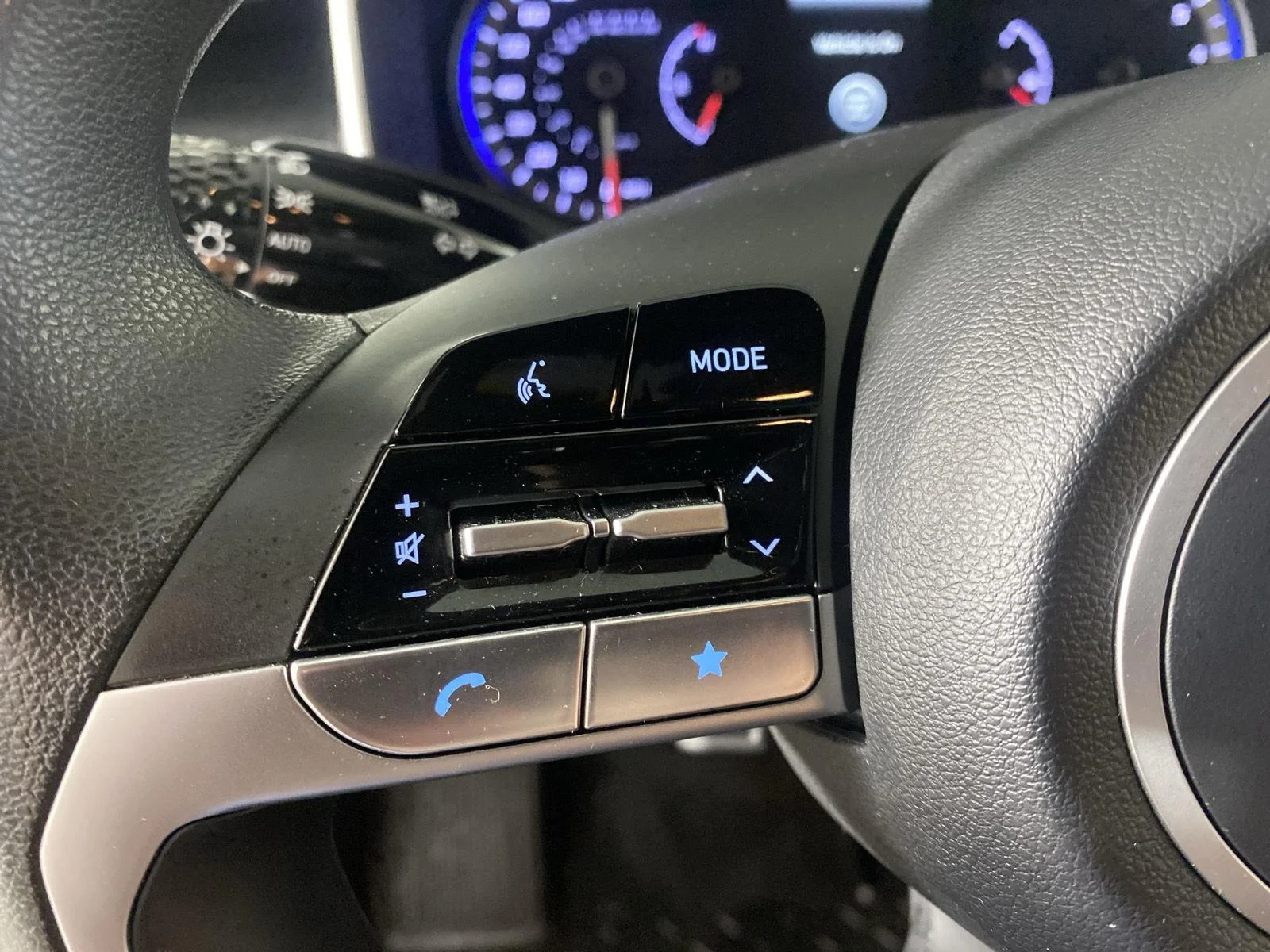 Used 2023 Blue Stone Hyundai SEL image 18