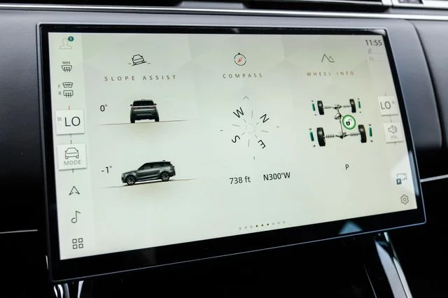 New 2026  Land Rover Dynamic SE image 39