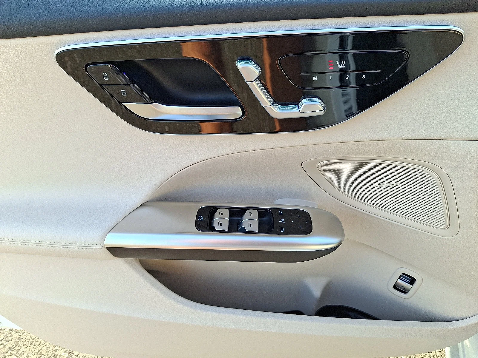 New 2026 Polar White Mercedes-Benz C 300 image 7