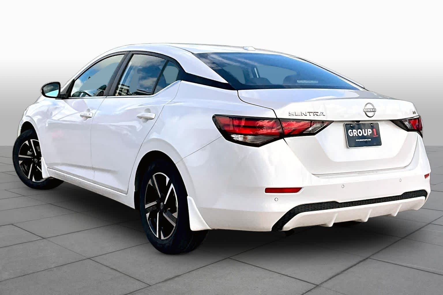 Used 2024 Aspen White Tricoat Nissan SV image 12