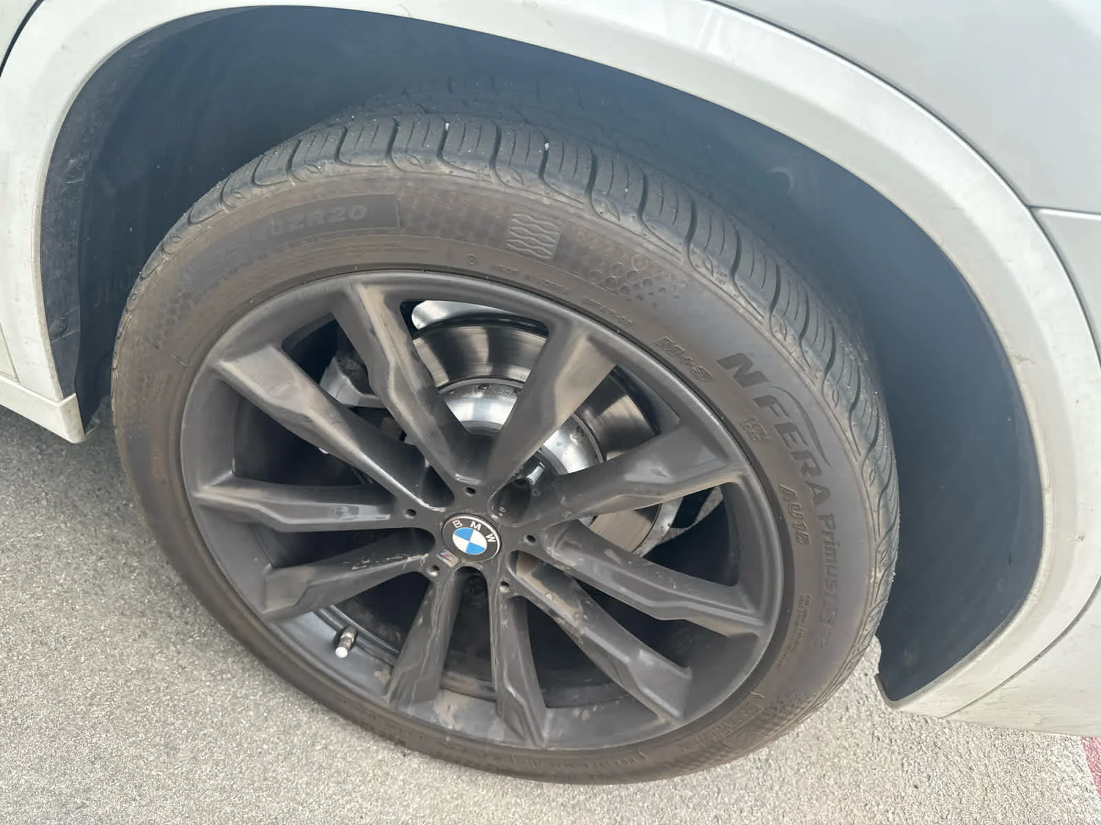 Used 2024 Mineral White Metallic BMW xDrive30i image 5