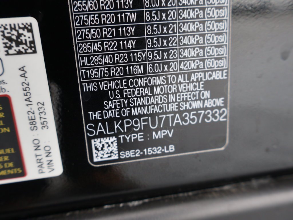Used 2026 Santorini Black Metallic Land Rover SE image 38