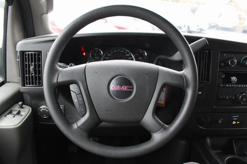 2023 GMC Savana Cargo Work Van - Photo 17
