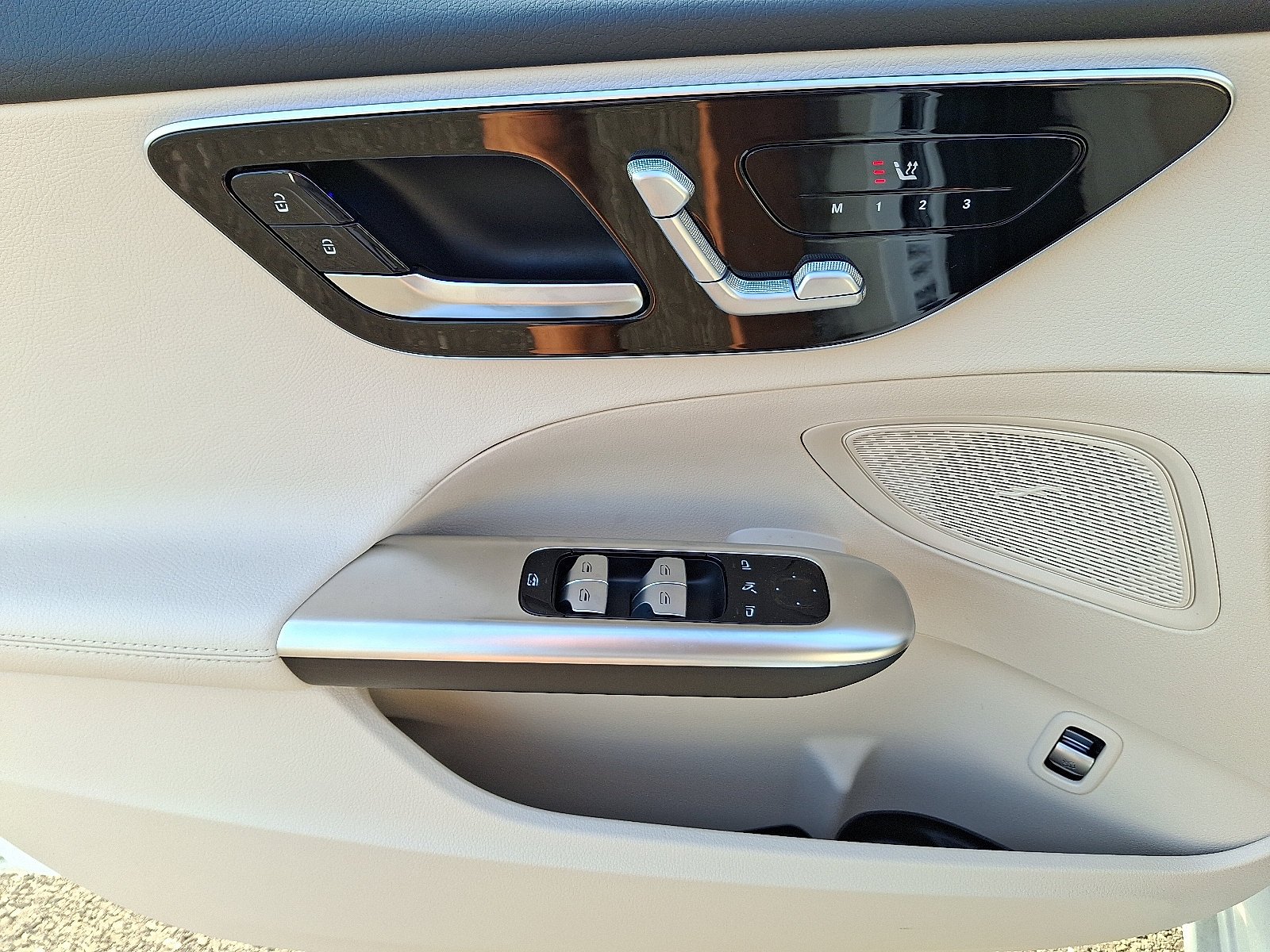 2026 Mercedes-Benz C-Class Sedan C 300 - Photo 7