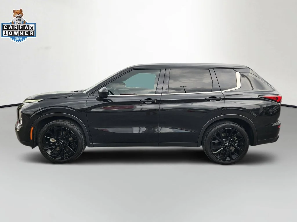Used 2024  Mitsubishi SE Black Edition image 4