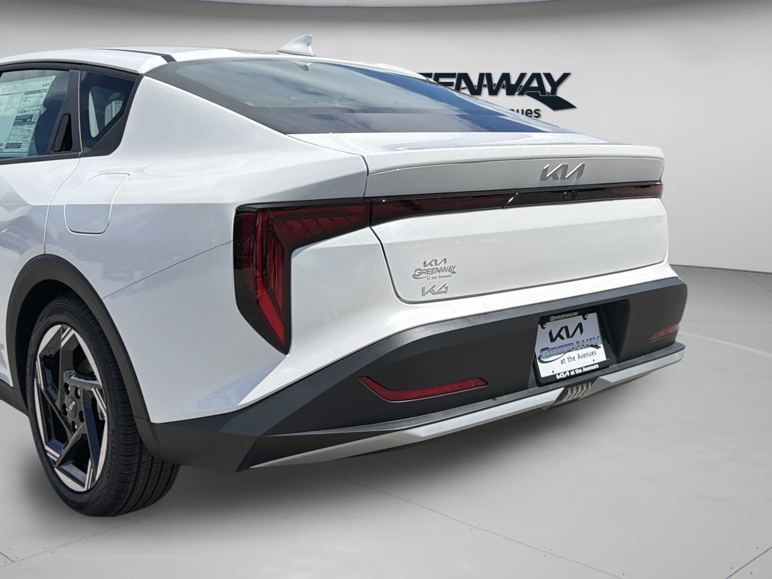 New 2026 Snow White Pearl Kia EX image 23