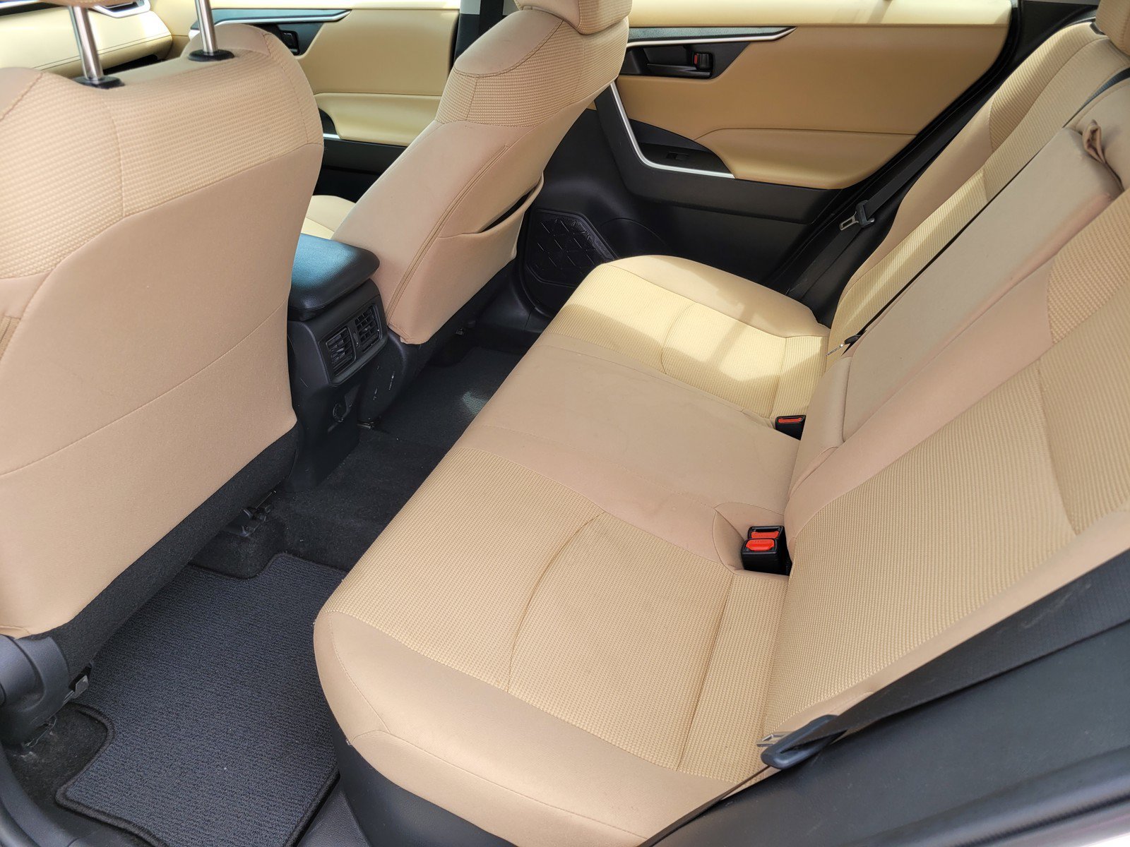 Used 2024  Toyota Hybrid LE image 12