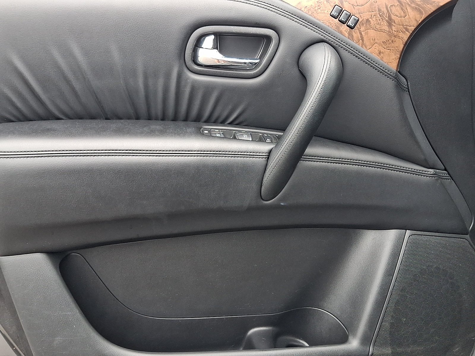 Used 2024 Gun Metallic Nissan SL image 14