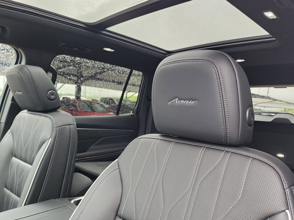 2026 Buick Enclave Avenir - Photo 17