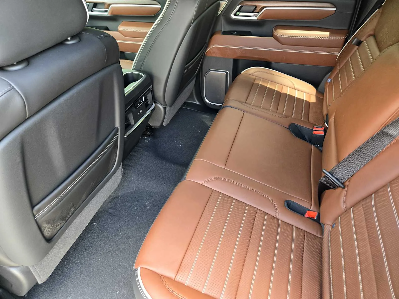 New 2026 Summit White GMC Denali Ultimate image 19
